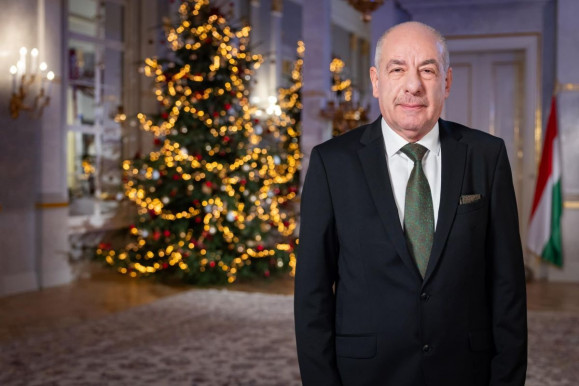 Sulyok: Más nemzetek számára is példaadó az a határozottság, amit a magyarok mutatnak a béke kérdésében