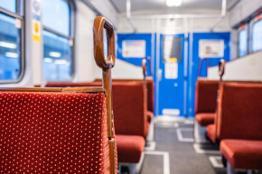 Épül-szépül az ország, máris felújított egy HÉV-szerelvényt a MÁV