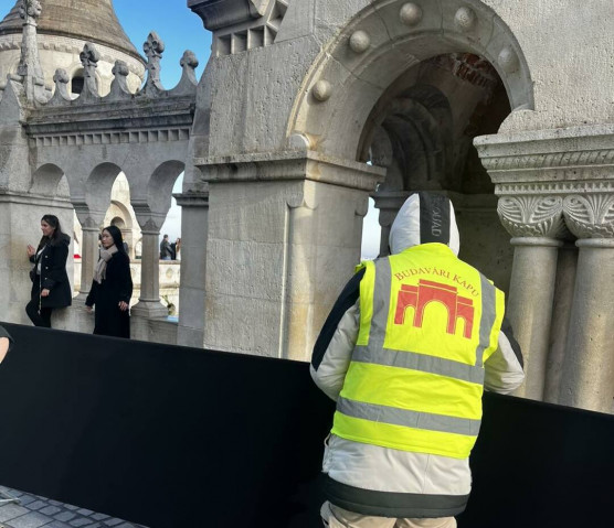 Egy nap alatt plusz egymilliót kaszáltak a körbekordonozott Halászbástyán