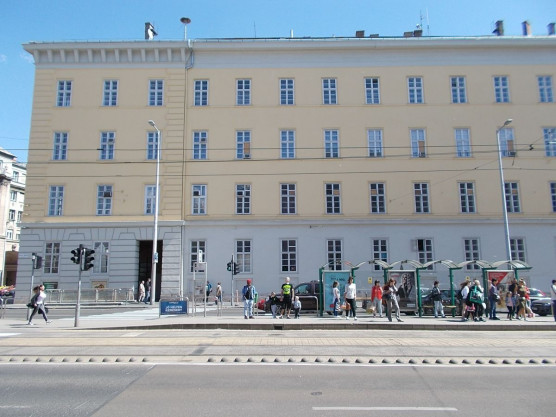 Újabb NER-es trükk, ezúttal a Kilián laktanyával