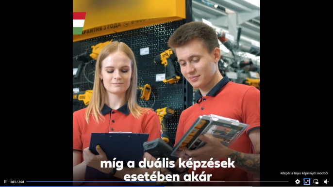 Vlagyimirral magyarázza a kormány, milyen jó itthon a fiataloknak