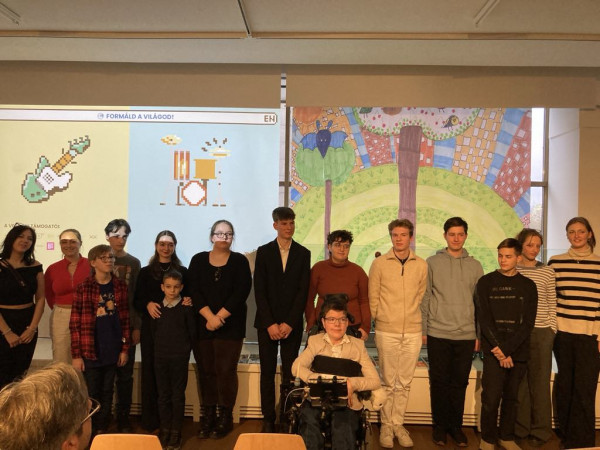 Formáld a világot pályázat