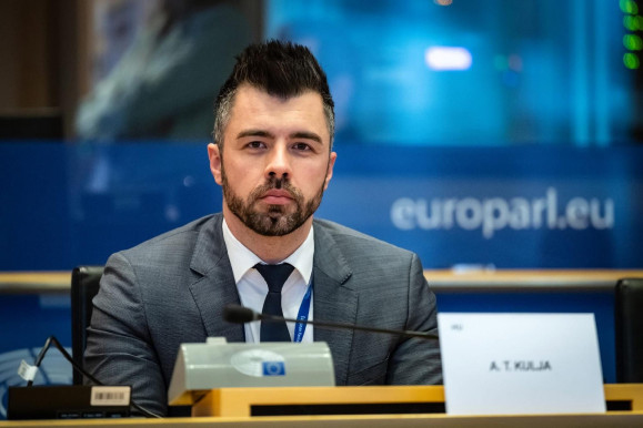 Kirúgták Kulja András anyósát a magyar üzletlánc boltjából