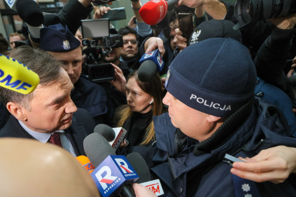 A volt lengyel igazságügyi miniszter megerősítette, ő kapott menedékjogot