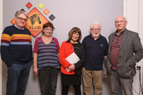 Abszurd, környezetkárosító mini-Dubaj, politikai és szociálipszichológiai elemzések a Hetesben