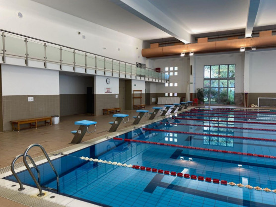 Mérgező anyag került a levegőbe, kiürítették a pesterzsébeti uszodát