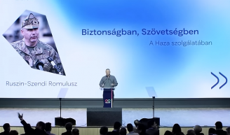 Ruszin-Szendi válaszolt Orbánnak: Engem Ön ne kisbarátomozzon