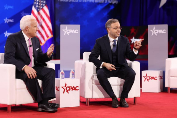 Orbán Balázs az amerikai konzervatívok konferenciáján: A gender és a woke ideológiát már kiűztük az iskolákból