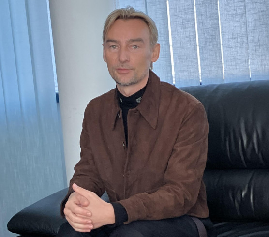 ''Ahogy a gázvezetékek körbehálózzák Európát, úgy Putyin is körbehálózta az európaiak nyakát''