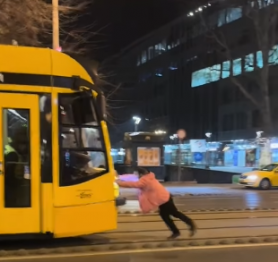 Elkapták, de nem árulta el, miért akarta megállítani a 4-es, 6-ost