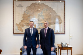 Lázár Nagy-Magyarország térkép előtt fotózkodott Toroczkaival 