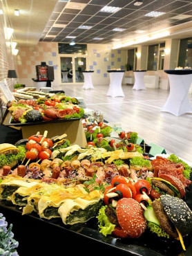 1,5 milliós állófogadást tartottak a 60 éves Palkovics tiszteletére