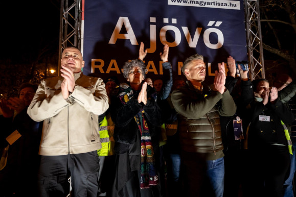 Megtartaná a Tisza déli határkerítést