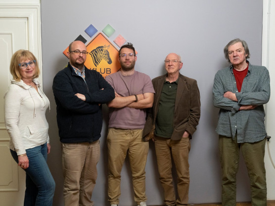 Tüntető orvosok, kormány által fenyegetett kereskedők, like vs. szavazat – Hetes ajánló