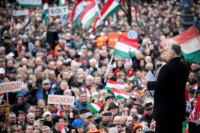 Márki-Zayék feljelentést tesznek Orbán poloskázós beszéde miatt 