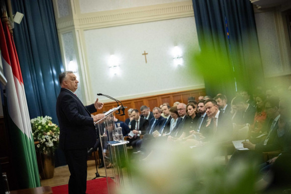 Orbán kiokosította a nagyköveteket 