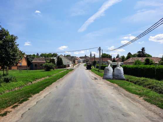 A mi kis falvaink - Józsa Márta jegyzete