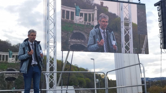 Hadházy: Az újabb keddi tüntetés után felmegyünk a Várba