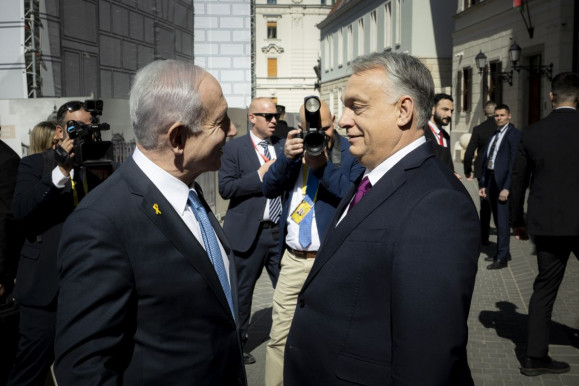 Orbán és Netanjahu telefonon egyeztetett Trumppal