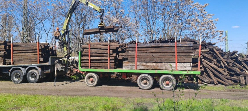 Lázár utasítására elkezdték megtisztítani Rákosrendezőt