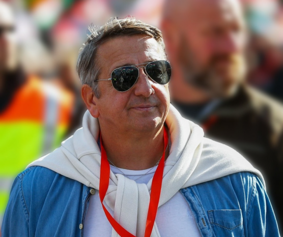 Bayer Zsolt tüntetést szervez a Tisza ellen a CÖF képviseletében