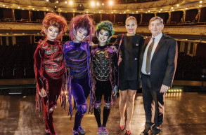 Gyenge négymillió forintba öltözve jótékonykodott Várkonyi Andrea az Operettben