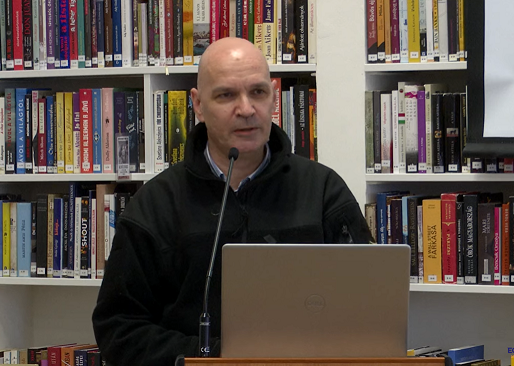 Leárulózta a külföldre költöző magyarokat Szalay-Bobrovniczky miniszteri biztosa