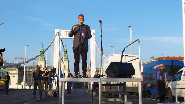 Hadházy Ákos beszéde az Erzsébet hídon