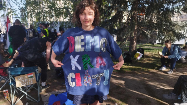 Folytatódik Hadházy demonstrációja - gyülekező 25.04.16.