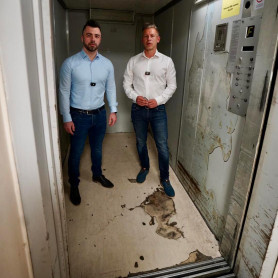 Magyar Péter újra a szolnoki kórházban: A kosz és a penész a teljes főépületet kezdi belepni