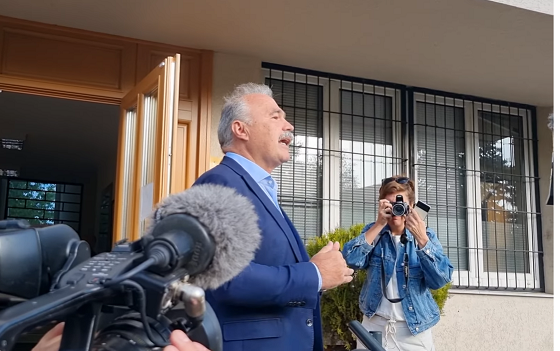 Videón, ahogy kiröhögik és kifütyülik az agrárminisztert Bábolnán