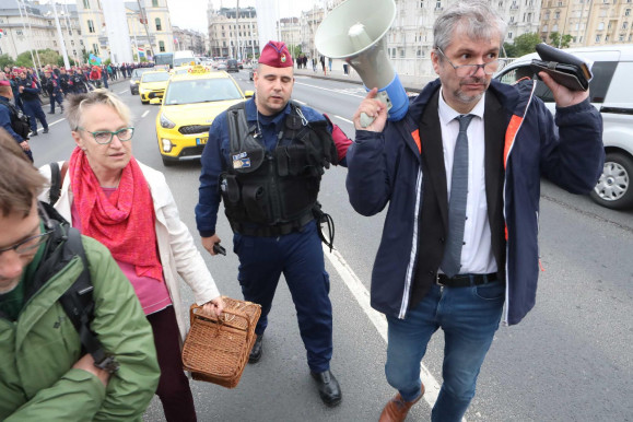 Hadházyék az Akadémiához vonultak