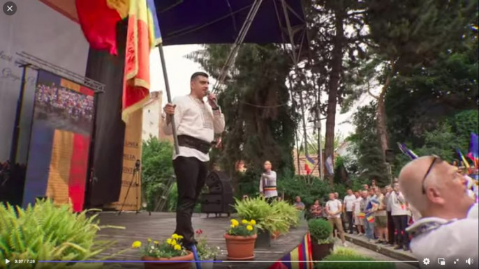 Dragomán György: Felelősen gondolkodó magyar politikus nem támogathatja George Simiont