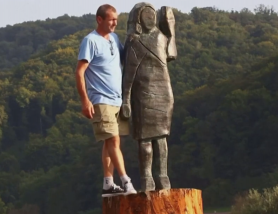 Valaki ellopta Melania Trump szobrát 