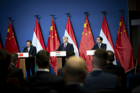 Megnyugtatták egymást: Kínában és nálunk is rendben van az emberi jogok helyzete 