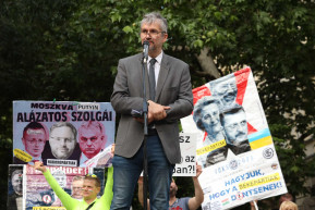 Összeolvad Hadházy Puzsérral