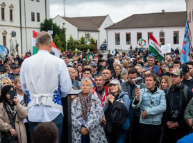Jöttünk, álltunk, visszamennénk - Szénási Sándor jegyzete