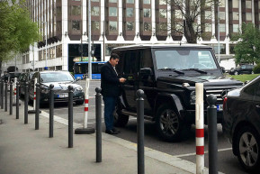 Orbán böhöm nagy autókról, taszító alakokról posztolt, Magyar kíváncsi lett, kikre gondolt