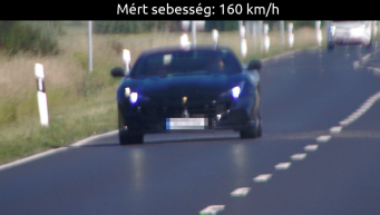 160-nal hasított a Ferraris Pápánál