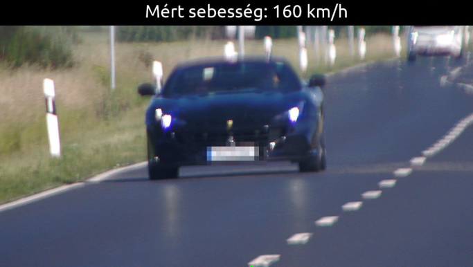 160-nal hasított a Ferraris Pápánál