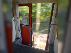 Nyitott ajtóval robogott a Vízipók sebesvonat egészen Fehérvárig 