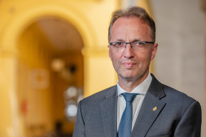 A főispán szerint a tiszások már a harctéren képzelik magukat, ahol bárkit megölhetnek