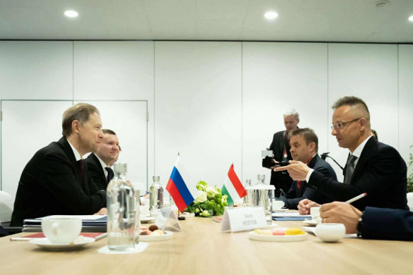 Szijjártó orosz kormánytagokkal tárgyal Szentpéterváron