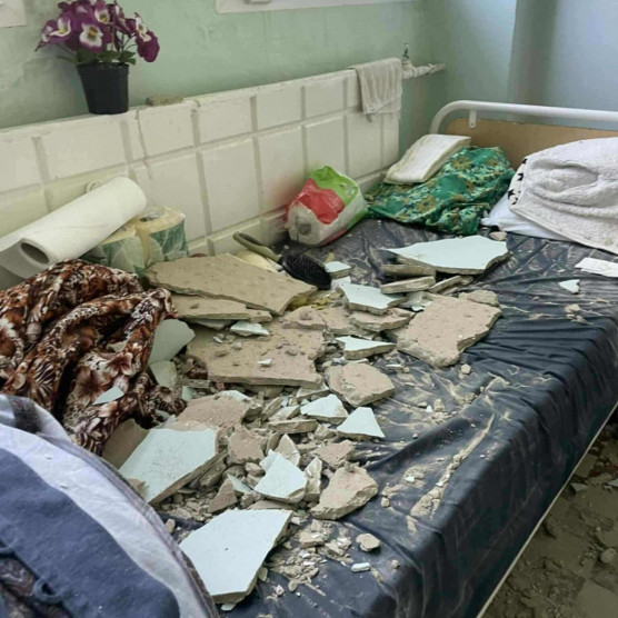 Kulja András: Leszakadt a vakolat a berettyóújfalui kórház pszichiátriáján