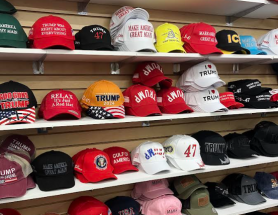 A nagy gyönyörű törvény tényleg nagy és gyönyörű - Vakhitű republikánusokkal a Trump Szuperáruházban