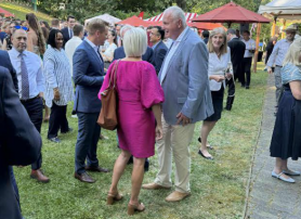 400 ezer forintos cipőben képviselte magát egy követségi fogadáson Tiborcz István