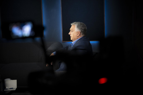 Orbán: A kis- és közepes vállalkozásoknak is jöhet a fix 3 százalékos hitel