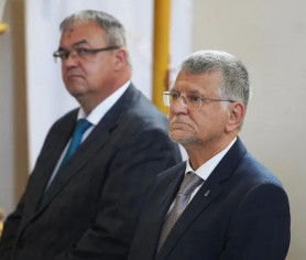 Eltűnt Kövér László bajsza