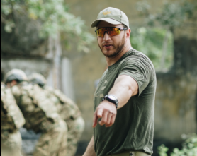 Nem ért egyet a Honvédség vezetésével a toborzókampány arca, kilépne, amint lehet