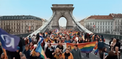 A magyar Erste kiveteti a Budapest Pride-os jeleneteket a cég reklámjából 
